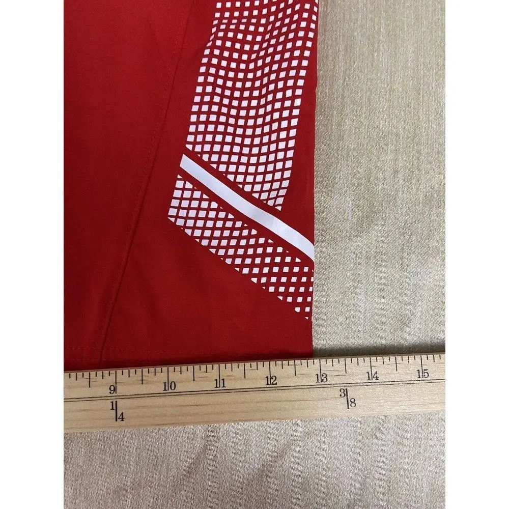 Under Armour Men's Size large Track and Filed Red with pockets  shorts - Picture 7 of 10